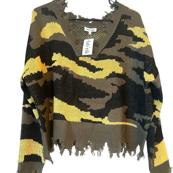 Distressed Camo Sweater M/L - Picture 2 of 6